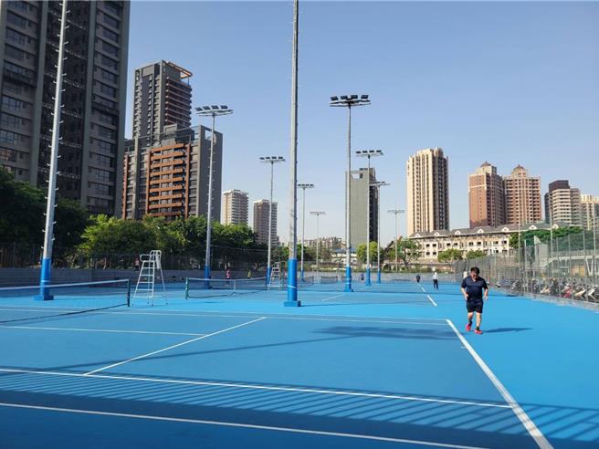 郑钦文狂揽1900万代言，伤病反弹能否满血冲2026？